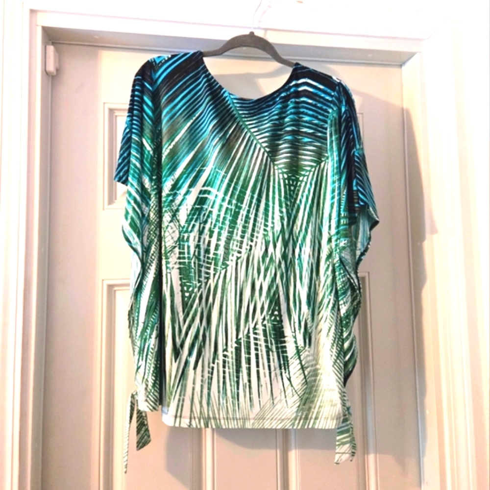 Clearance ☆ Avenue Plus-Size 22-24 Poncho Blouse • Foliage print